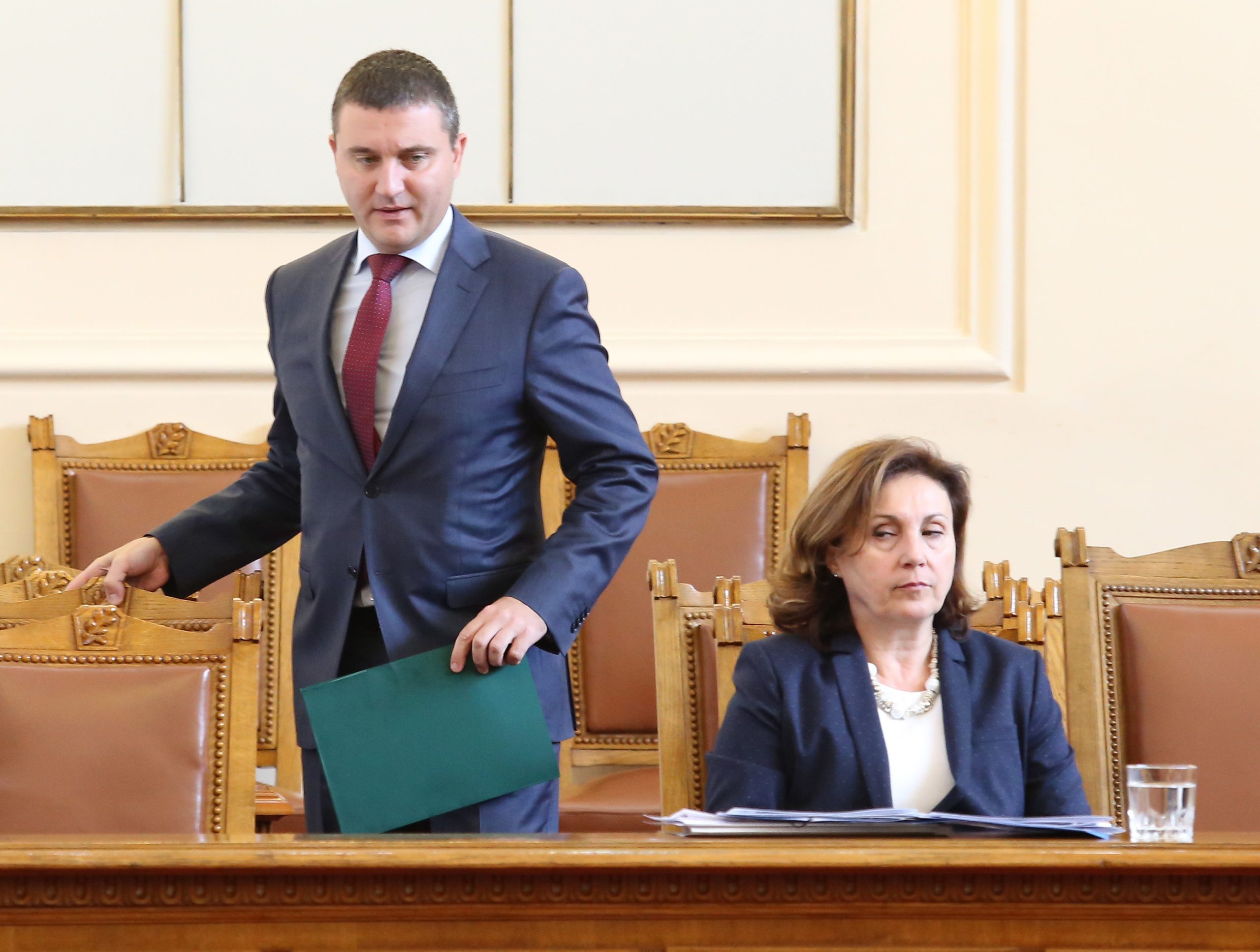 Парламент Владислав Горанов Румяна Бъчварова