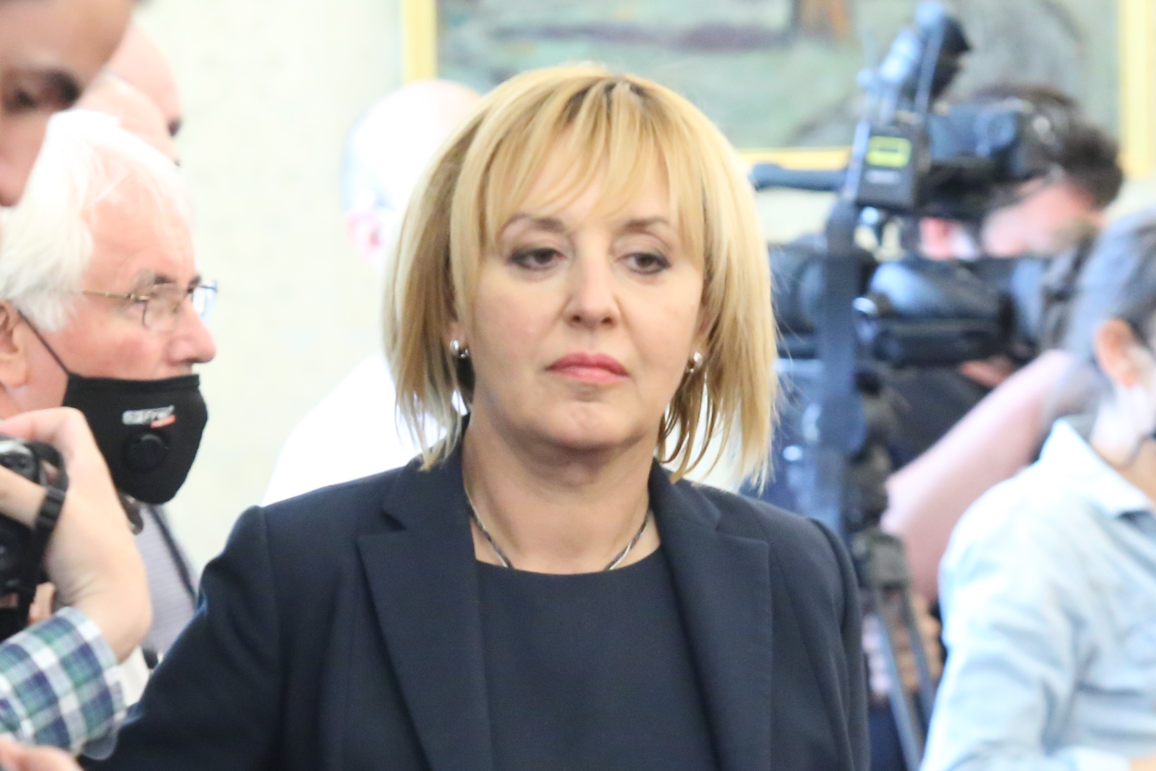 мая манолова портрет