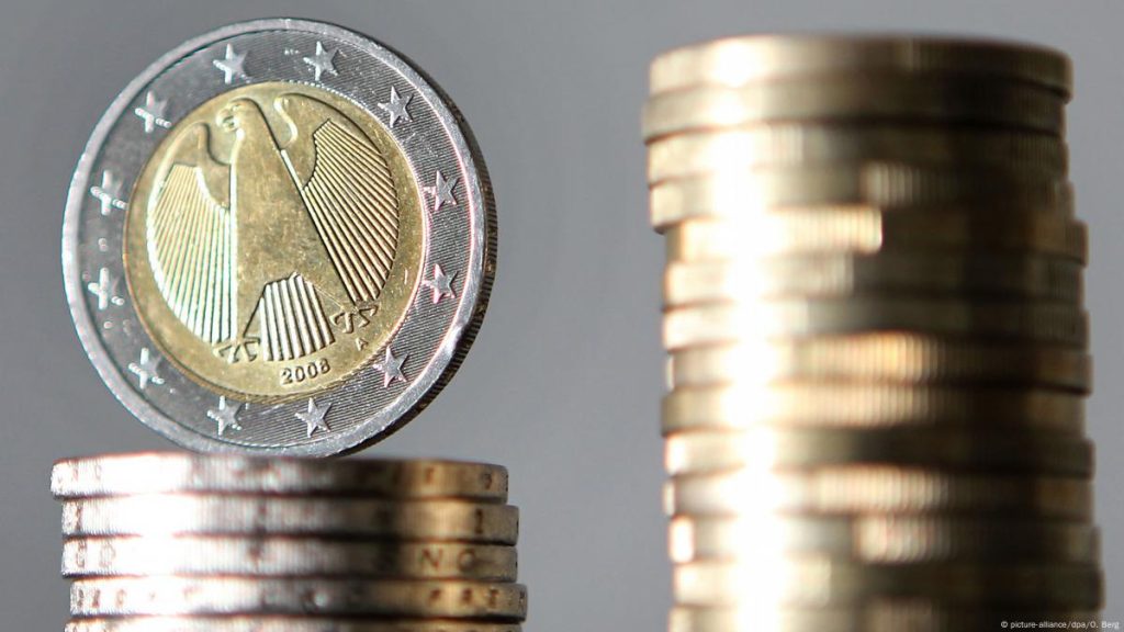 Франция и Италия няма да свалят бюджетния си дефицит до 3% от БВП дори до 2029-а