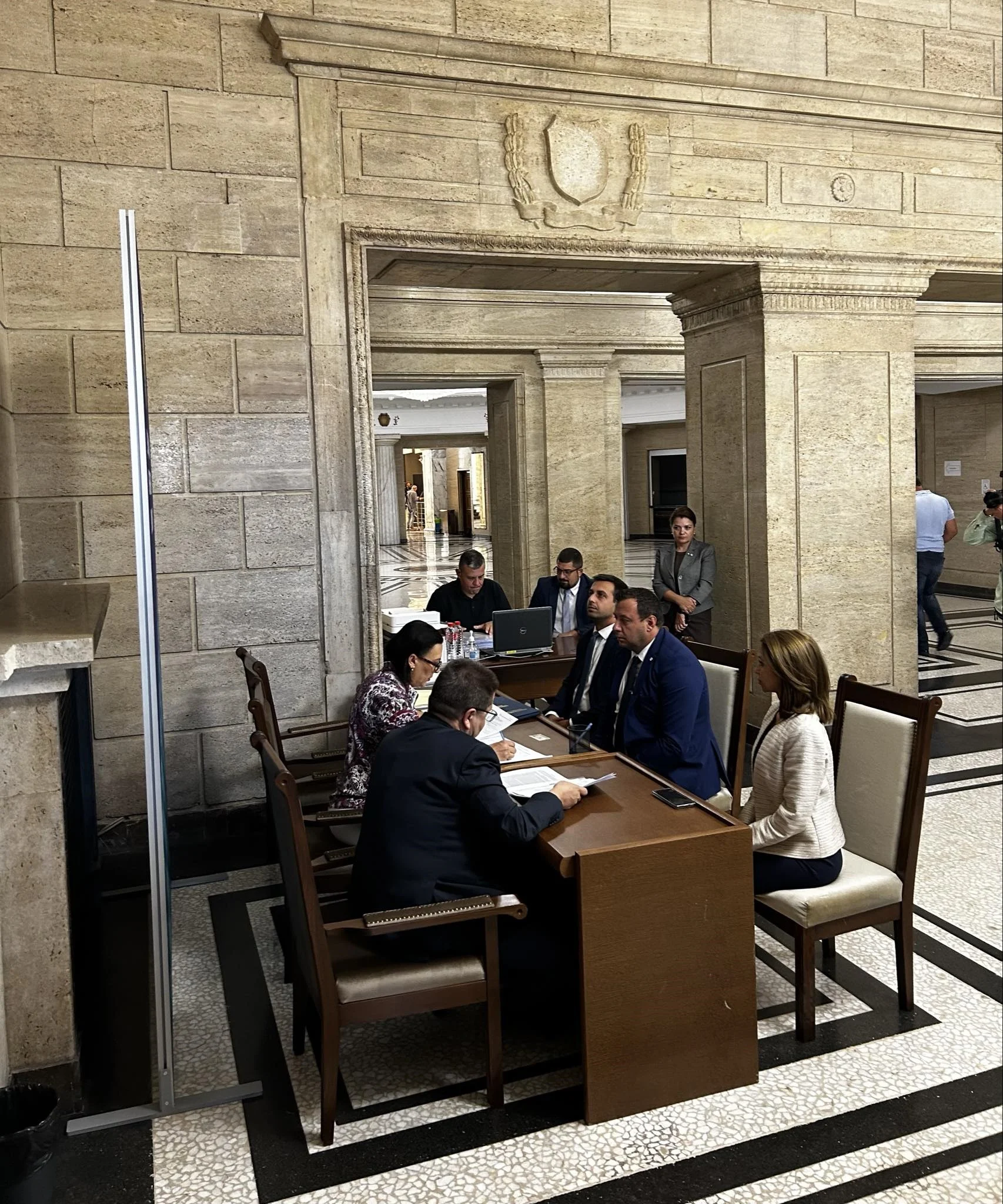"Възраждане" с амбиция да увеличи парламентарната си група
