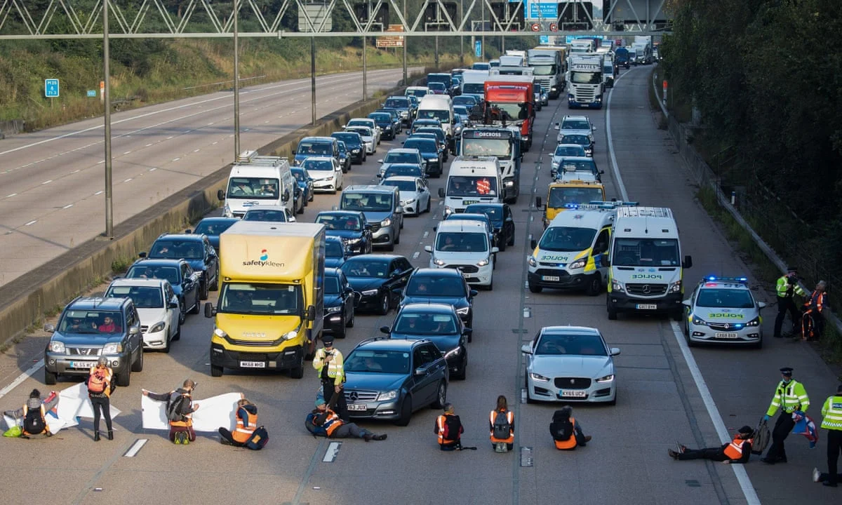Топлоизолирайте Великобритания екоактивисти протест дувър