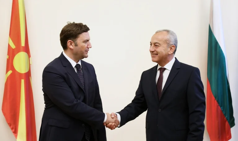 Българският премиер Гълъб Донев и външният министър на Република Северна Македония Буяр Османи