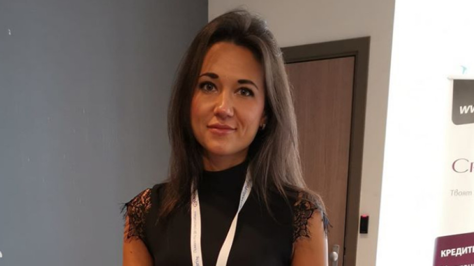 Десислава Николова Моите пари