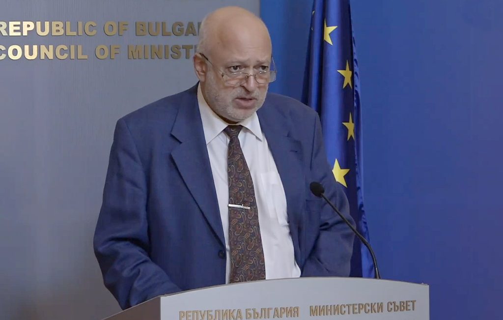 Минеков настоява за смени в ръководния екип на Народния театър 9 Велислав Минеков