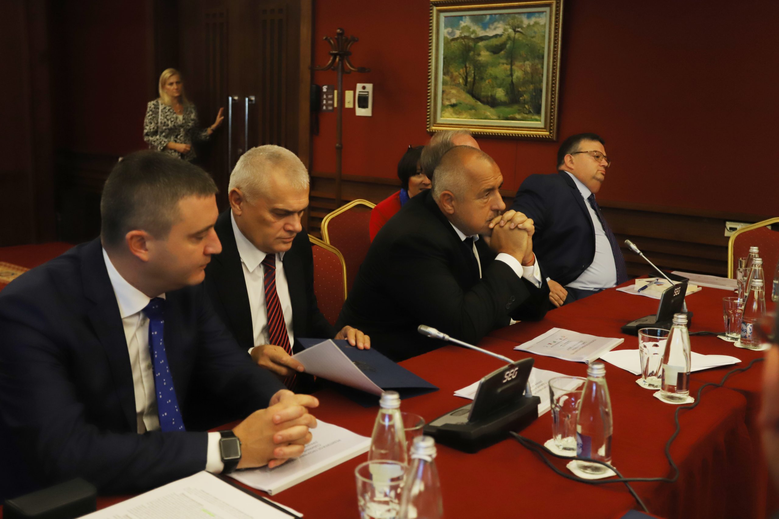 Контрабанда на цигари Бойко Борисов Сотир Цацаров