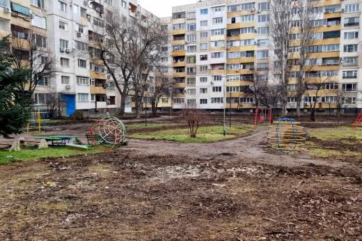 Междублоковите пространства в "Дружба 2" са в окаяно състояние след ремонт на "Топлофикация"