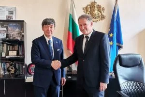Стойчо Кацаров и посланикът на Казахстан Темиртай Избастин