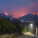 Евакуираха близо 400 души от село Плоски заради доближилия се пожар