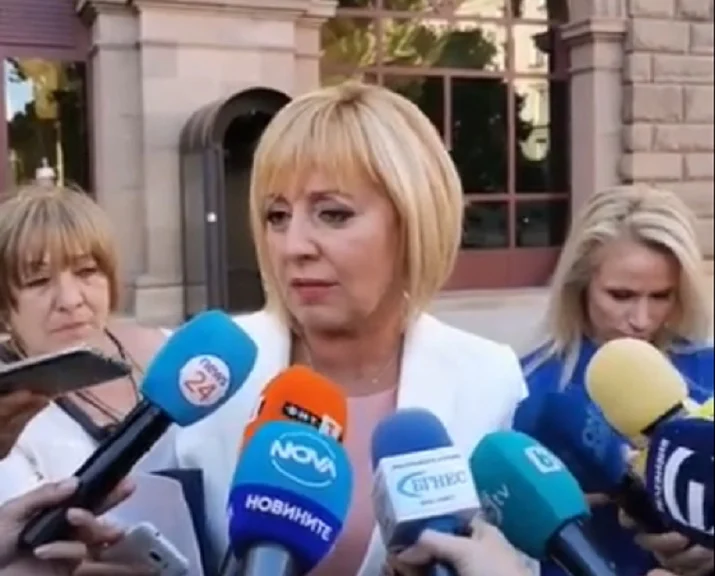 Мая Манолова