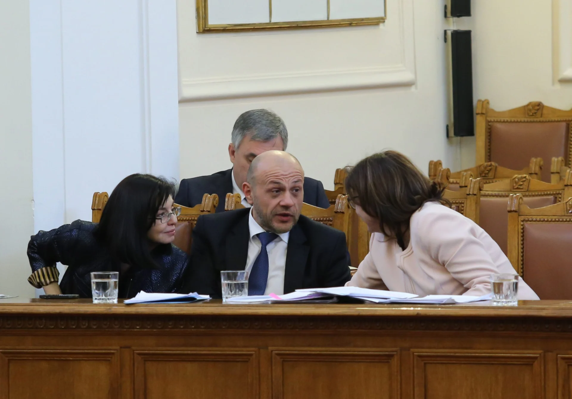 Парламент Меглена Кунева Томислав Дончев Румяна Бъчварова - министър на вътрешните работи