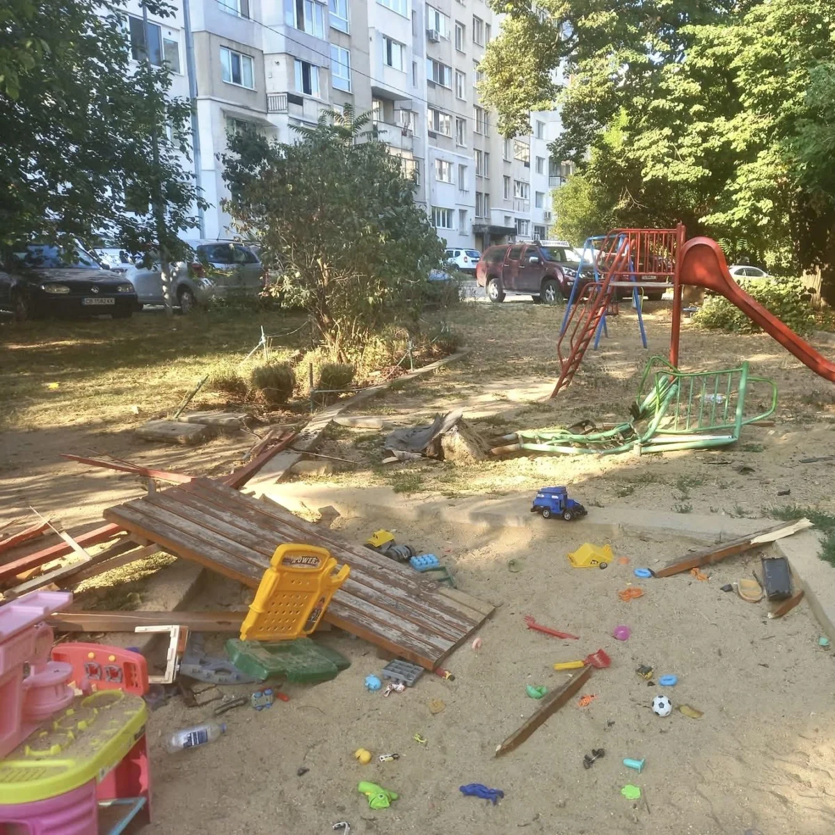 Прокуратурата ще иска постоянен арест за пияния шофьор, катастрофирал на детска площадка в София