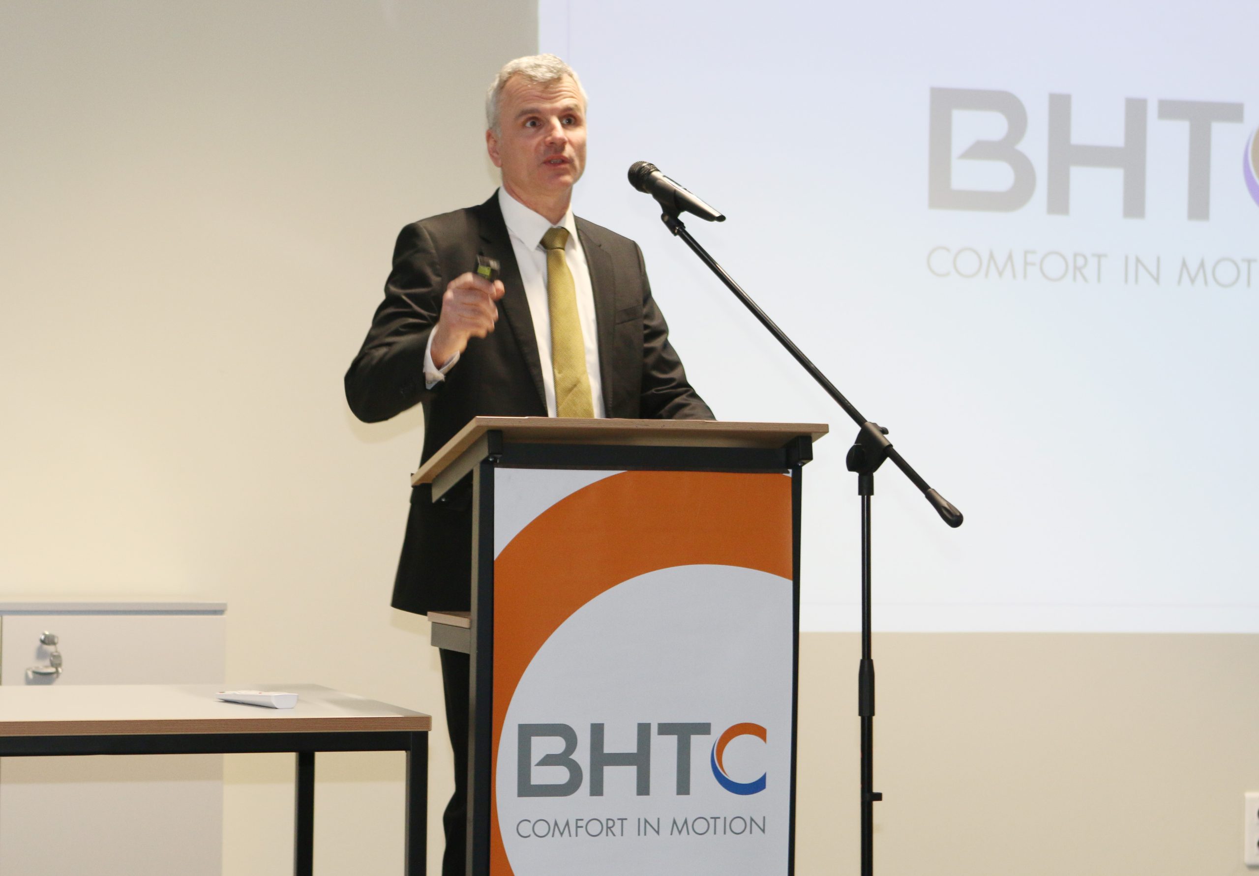 Божурище Ден на отворените врати в Бер-Хелла Термоконтрол BHTC  климатици за коли