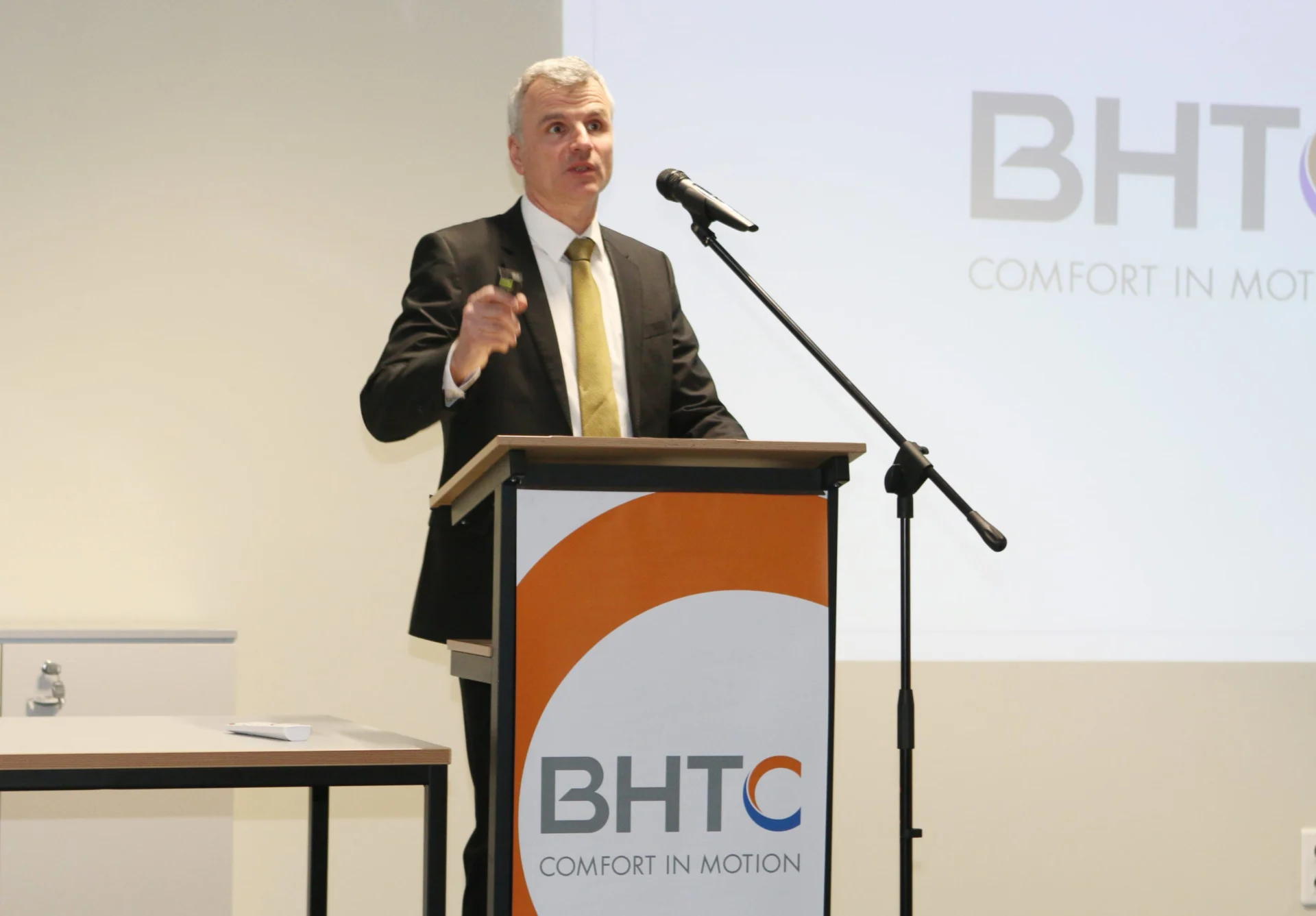 Божурище Ден на отворените врати в Бер-Хелла Термоконтрол BHTC  климатици за коли