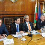 Министерството на труда и социалната политика е готово да сключи споразумение в рамките на тристранния формат
