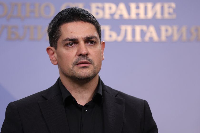 Радостин Василев призова повече хора да излязат да гласуват
