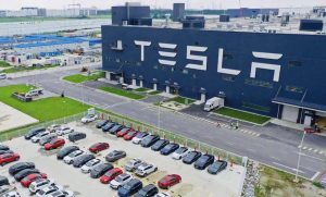 Акциите на Tesla скочиха с 6% добавяйки 45 млрд. долара към пазарната си оценка