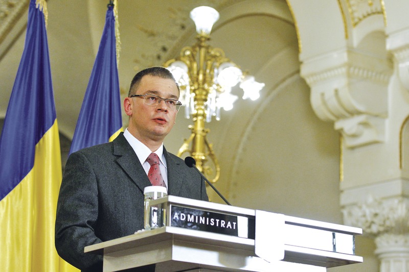 Новият премиер на Румъния Михай Ръзван Унгуряну.