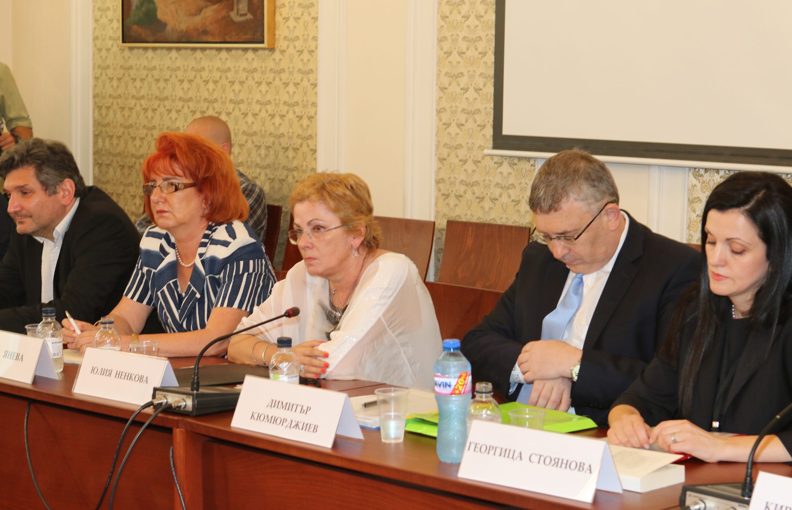 Парламент комисия по икономическа политика изслушване на членове на КЗК Юлия Ненкова