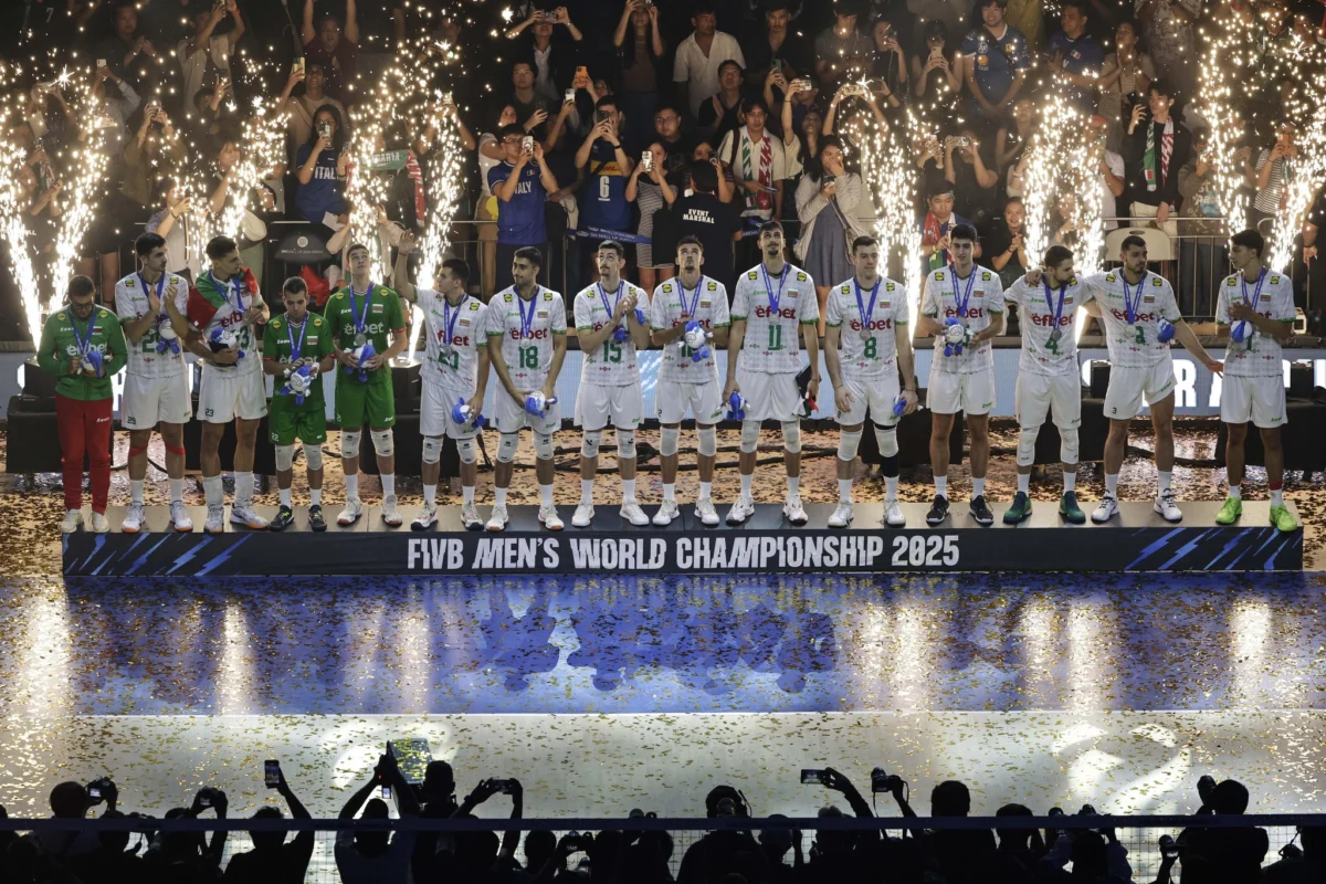 Правителствен самолет прибира волейболните ни национали от Истанбул