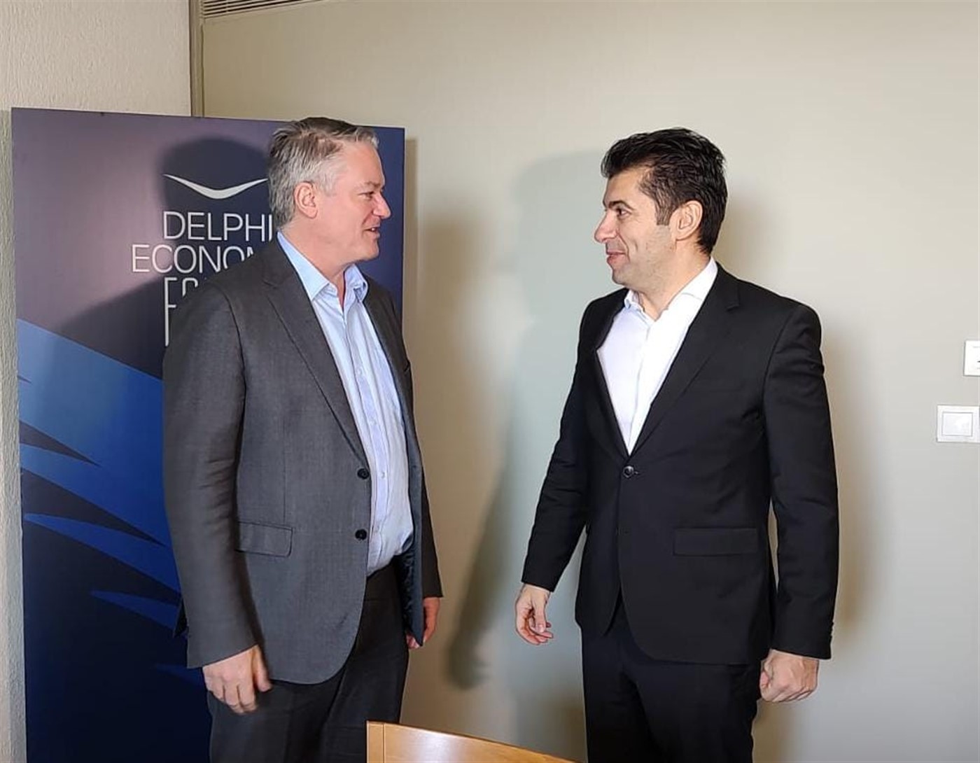 кирил петков матиас корман