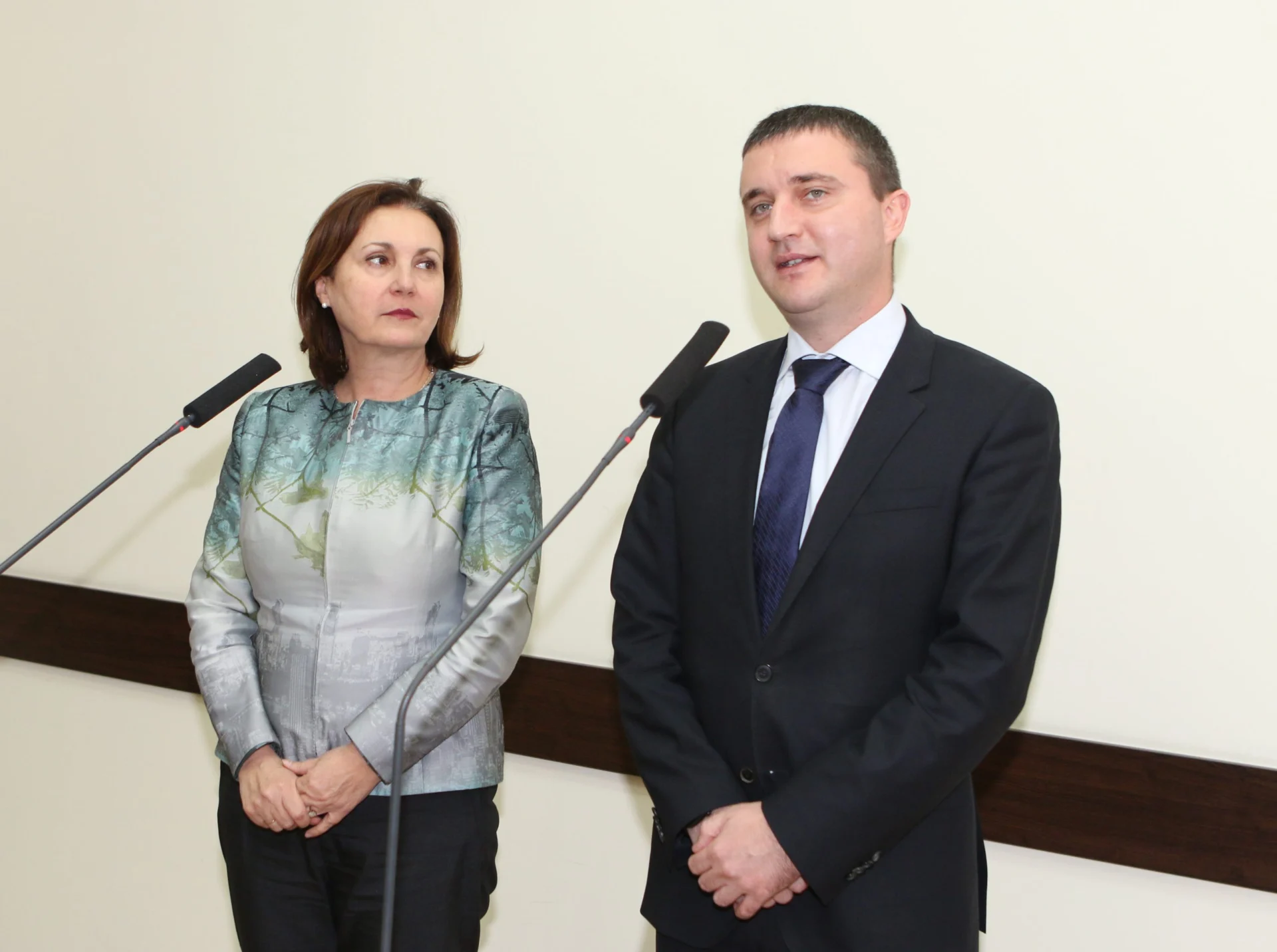 Министерство на финансите пресконференция Румяна Бъчварова - министър на вътрешните работи Владислав Горанов - министър на финансите