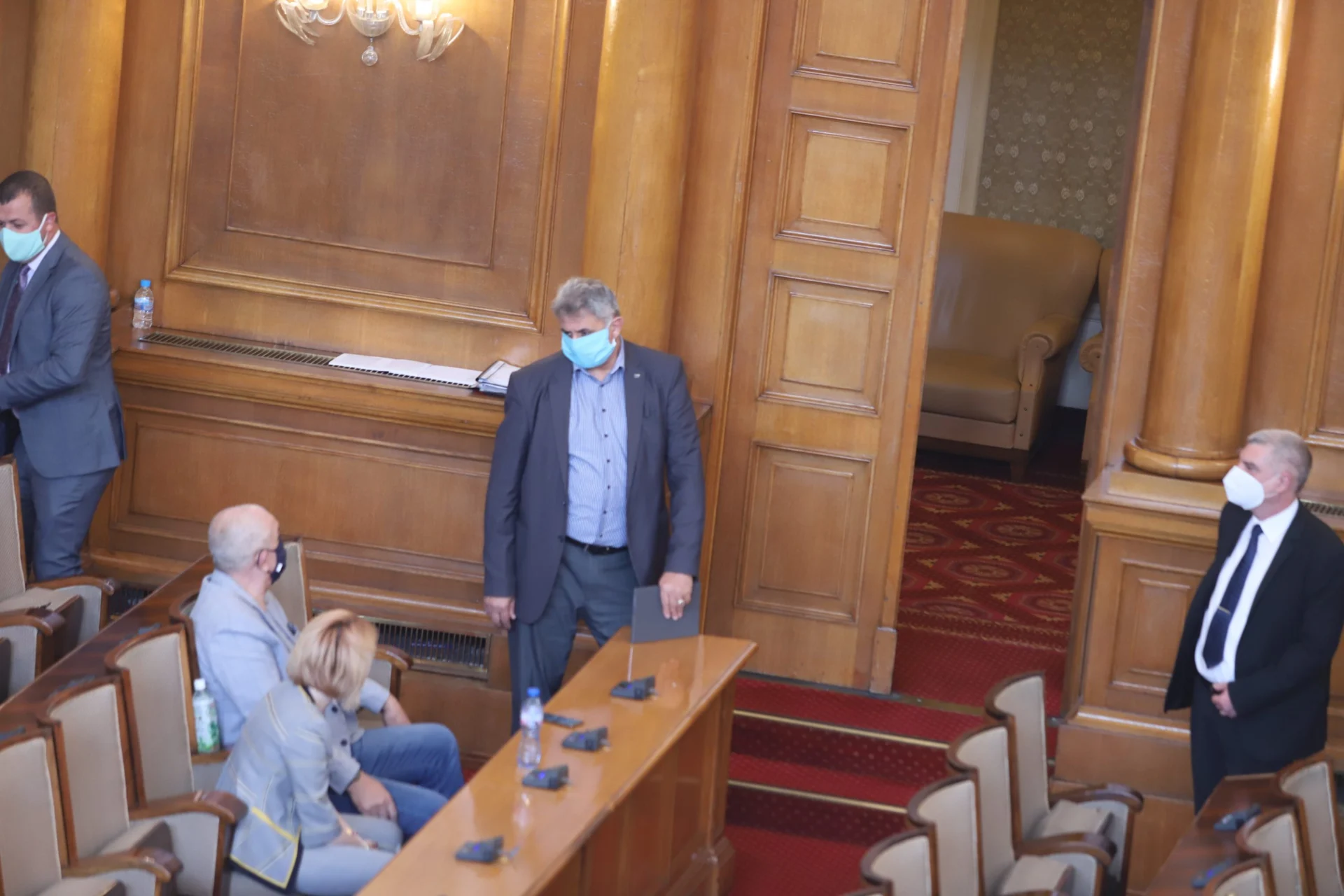 Парламент заседание
