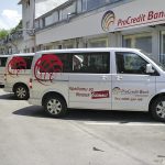 От ПроКредит банк дори въоръжиха мобилните си банкери с бусове.