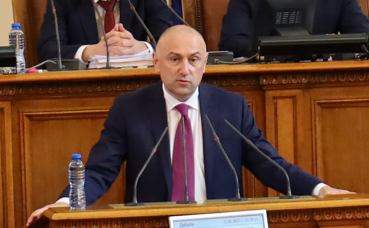 Парламент избор на управител на БНБ Любомир Каримански
