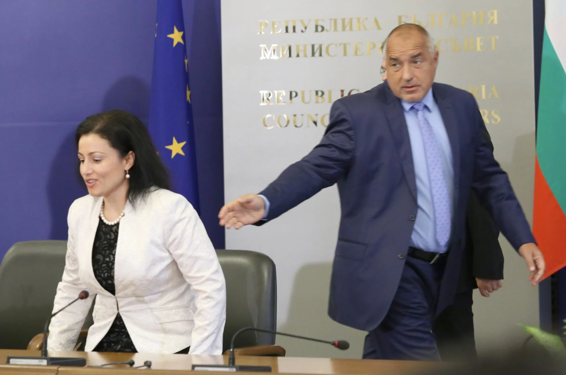 Министерски съвет Премиерът Бойко Борисов се срещна с европейския комисар по земеделие и развитие на селските райони Фил Хоган и Десислава Танева мин. на земеделието