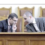 Вътрешният министър Цветан Цветанов обработва финансовия Симеон Дянков по въпроса за разходите на МВР.