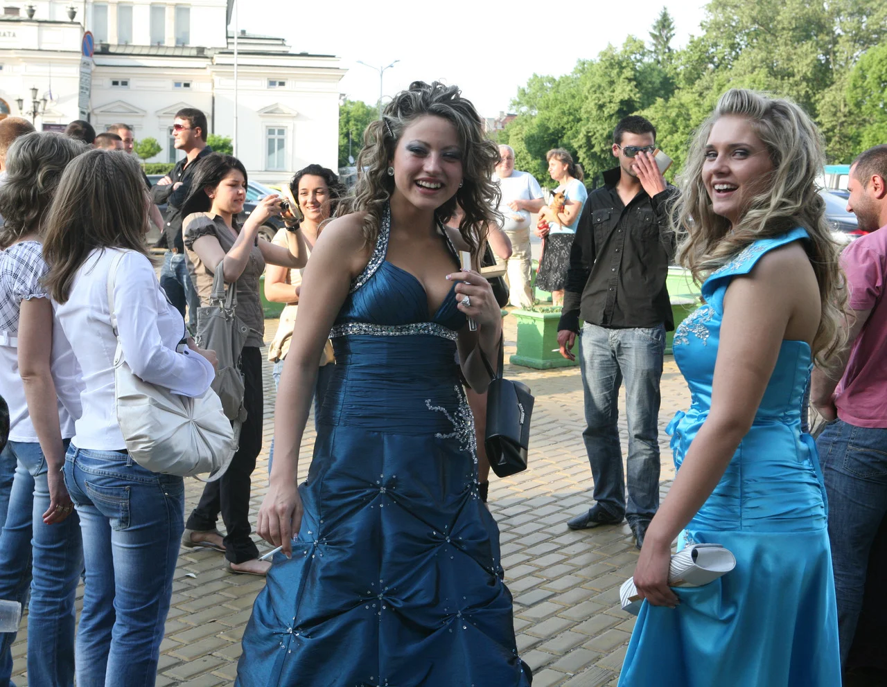 Абитуриенти
