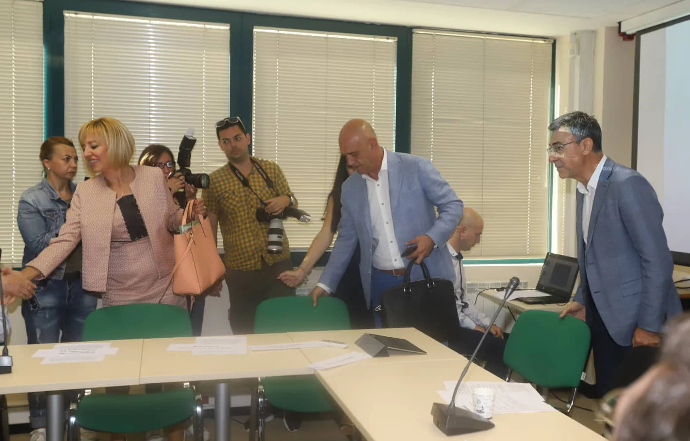 Дебат на тема „Прозрачност и здравеопазване"  Мая Манолова Дечо Дечев