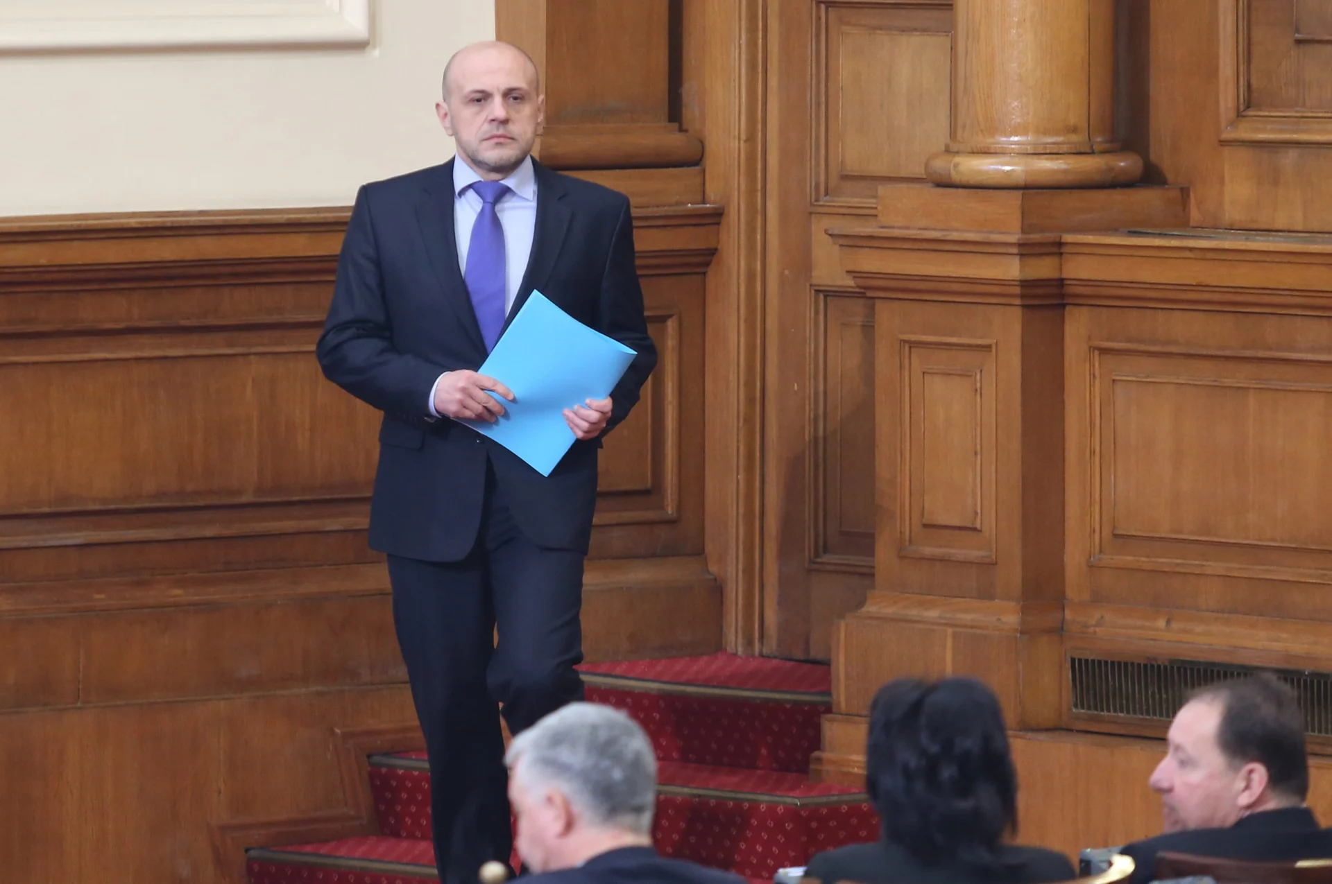 Парламент Томислав Дончев