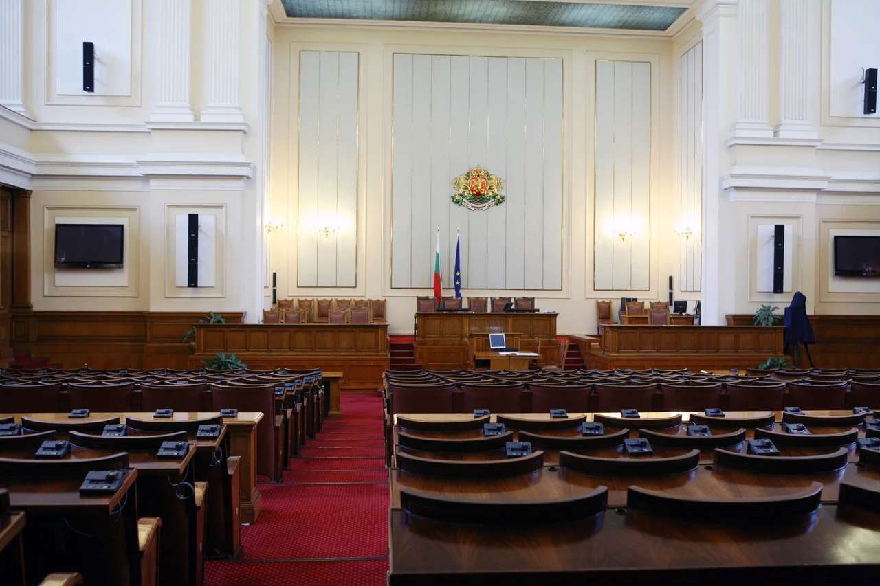 ПарламентПразна зала