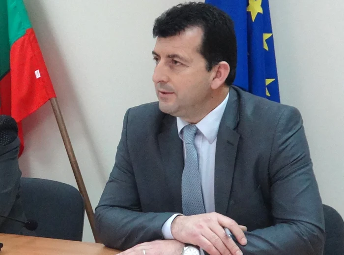 асим адемов