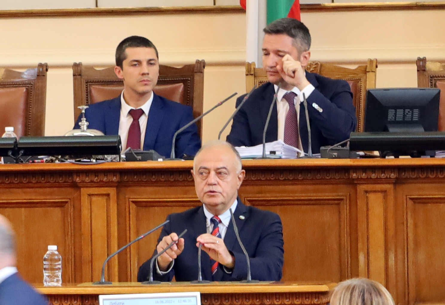 Парламент Атанас Атанасов