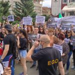 Протест във Велико Търново на собственици и работещи в заведения и дискотеки