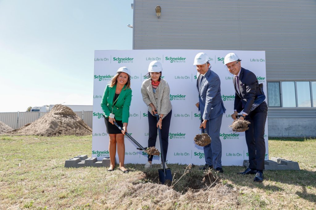 Мария Топчийска - управител на Умната фабрика на Schneider Electric в Пловдив