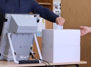 Избори 2022 машина за гласуване, Осем независими експерти ще проверяват машините за гласуване преди президентските избори