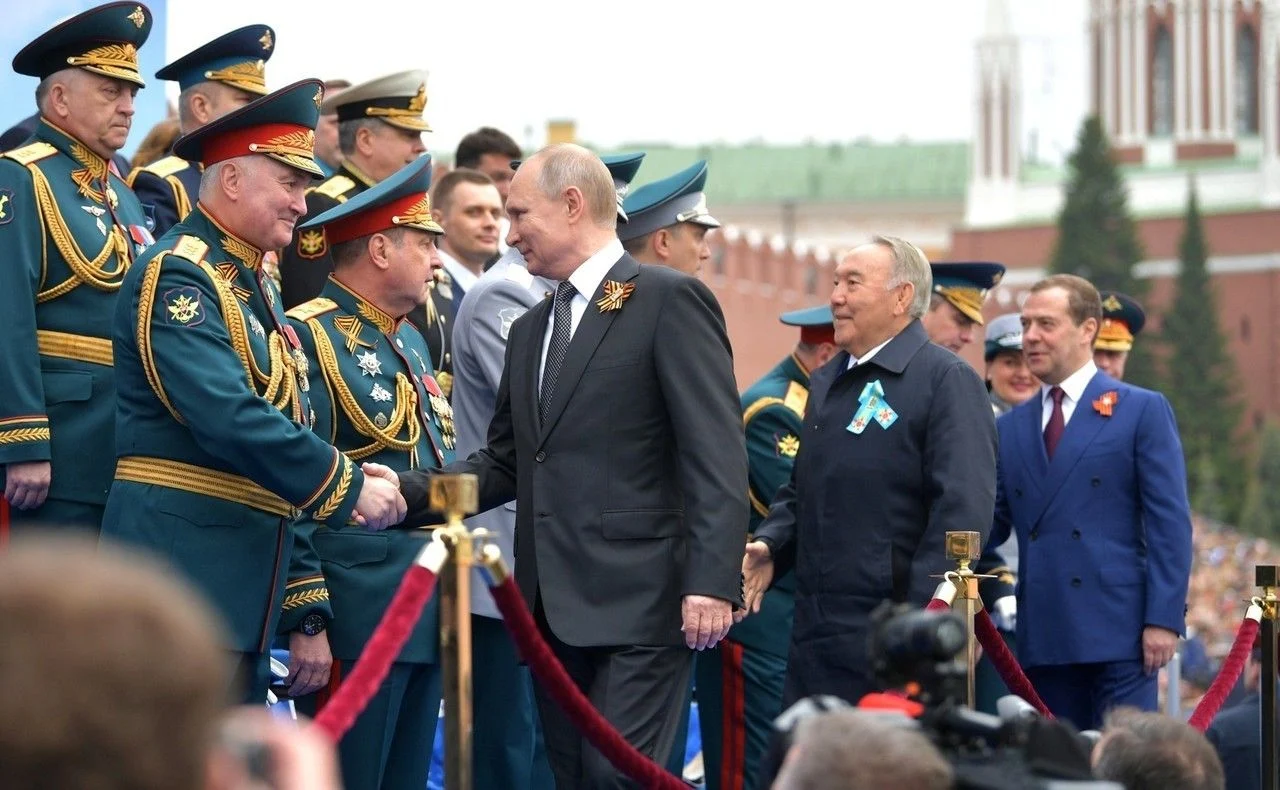 путин назарбаев червеният площад ден на победата
