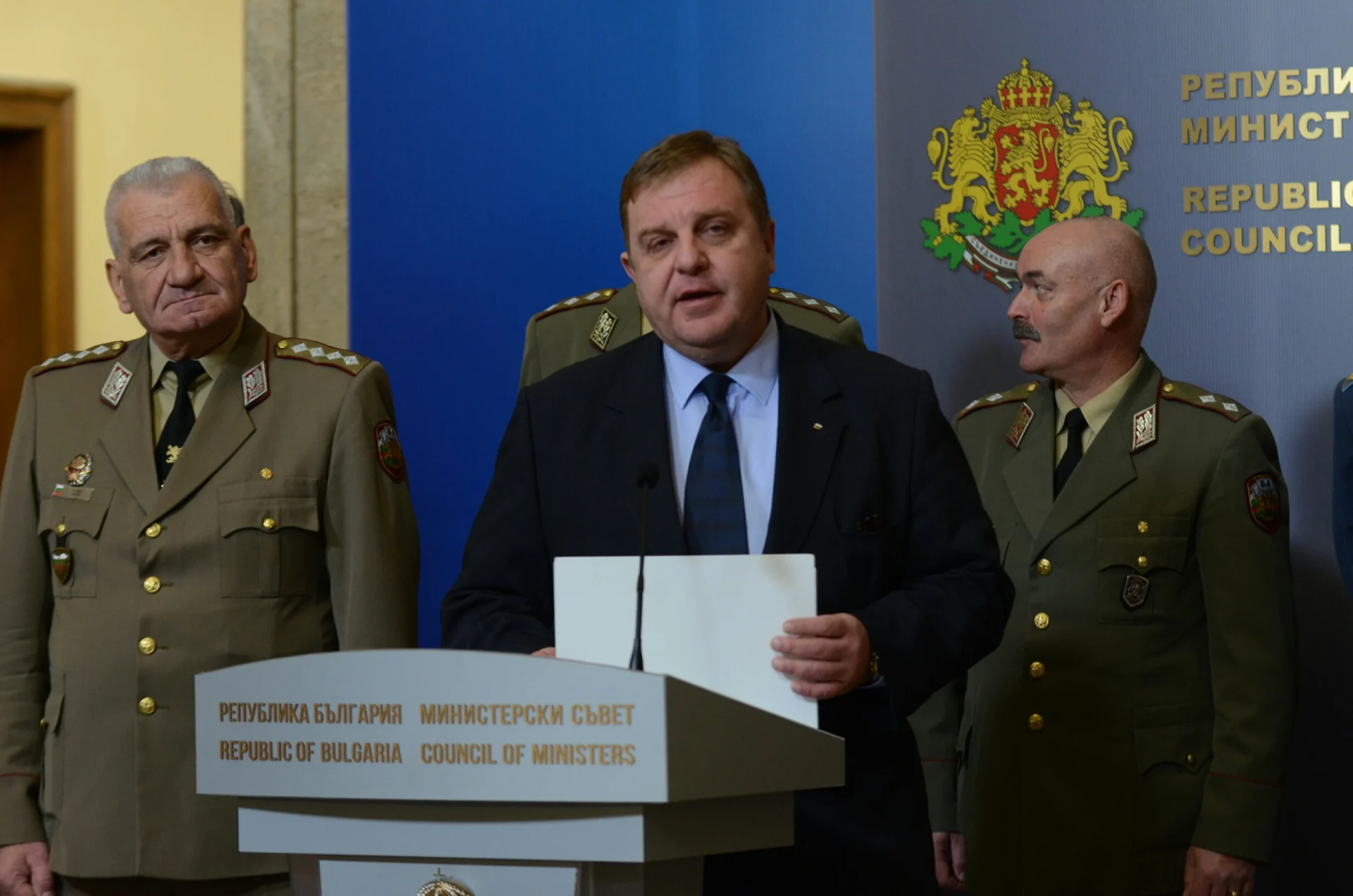 Министерски съвет пресконференция Красимир Каракачанов