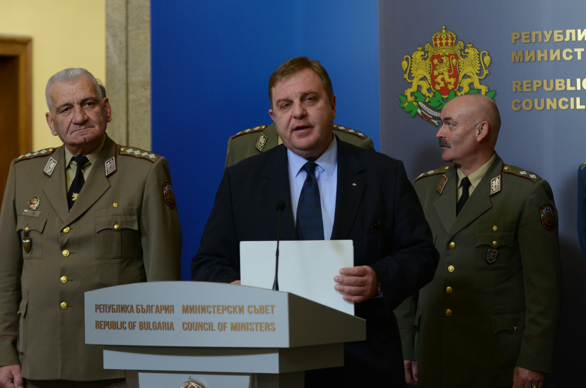 Министерски съвет пресконференция Красимир Каракачанов