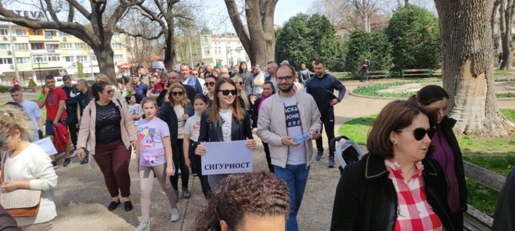 В Добрич на протест заради убийство, извършено от психично болен 4 Добрич, протест