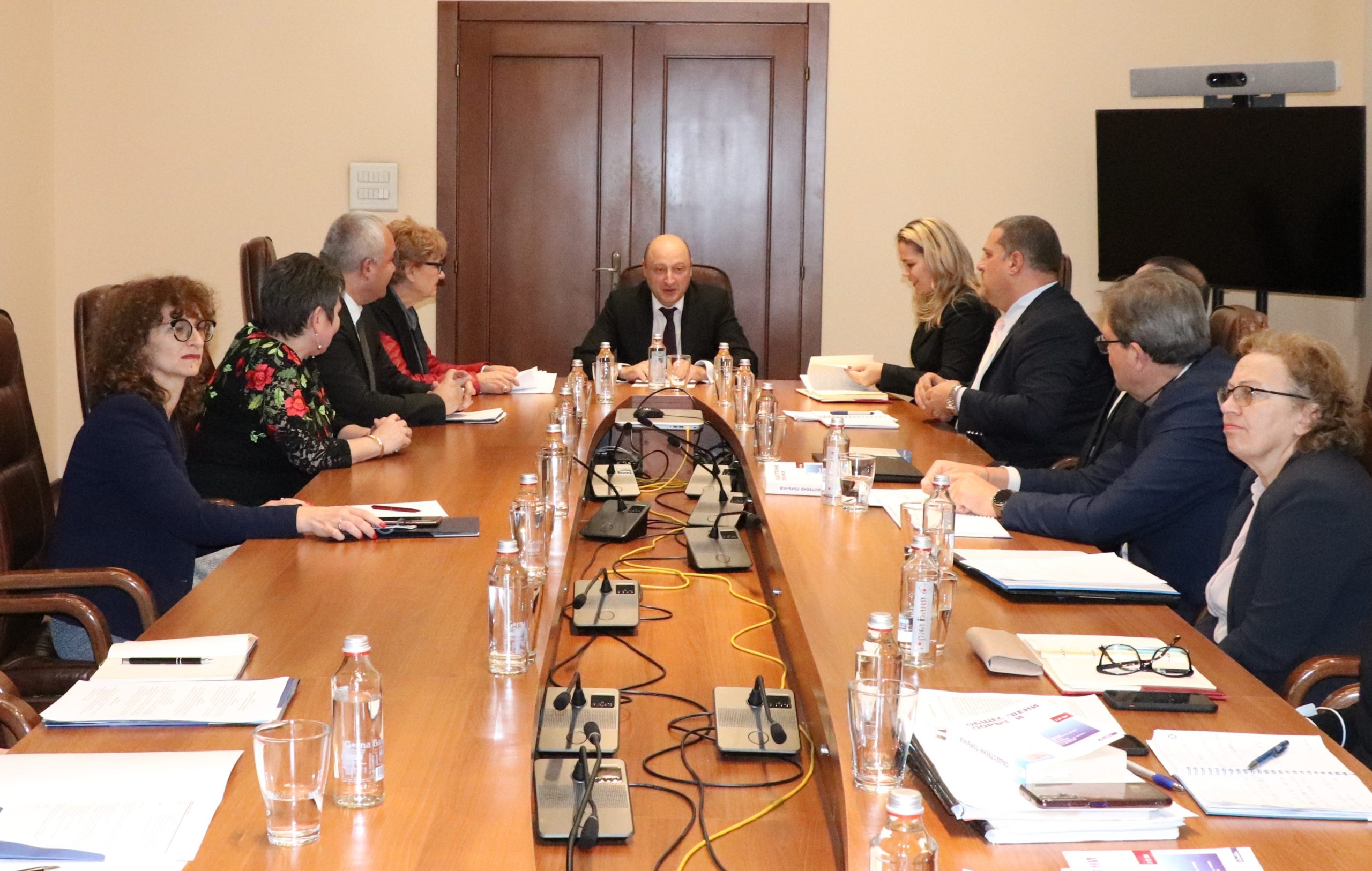 Експертният съвет по ЗОП обсъди ин хаус поръчките Печат