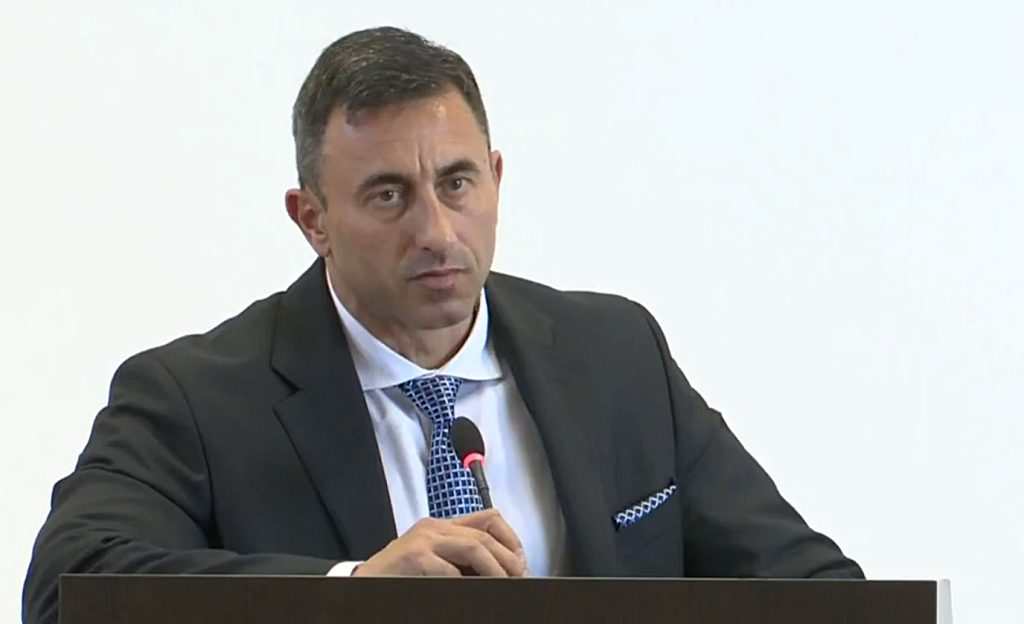 Румен Спецов е освободил шефовете на всички фирми на "Лукойл" в България, Доставките за „Лукойл Нефтохим Бургас“ са осигурени до края на март, съобщи Румен Спецов, Повишават контрола върху дейността на особения търговски управител