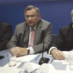 Броени дни след като здравният министър Десислава Атанасова облече червена униформа и застана зад касите на “Макдоналдс” в подкрепа на децата с онкохематологични заболявания веригата ресторанти получи отличието “Най-добър работодател на 2012 г.”