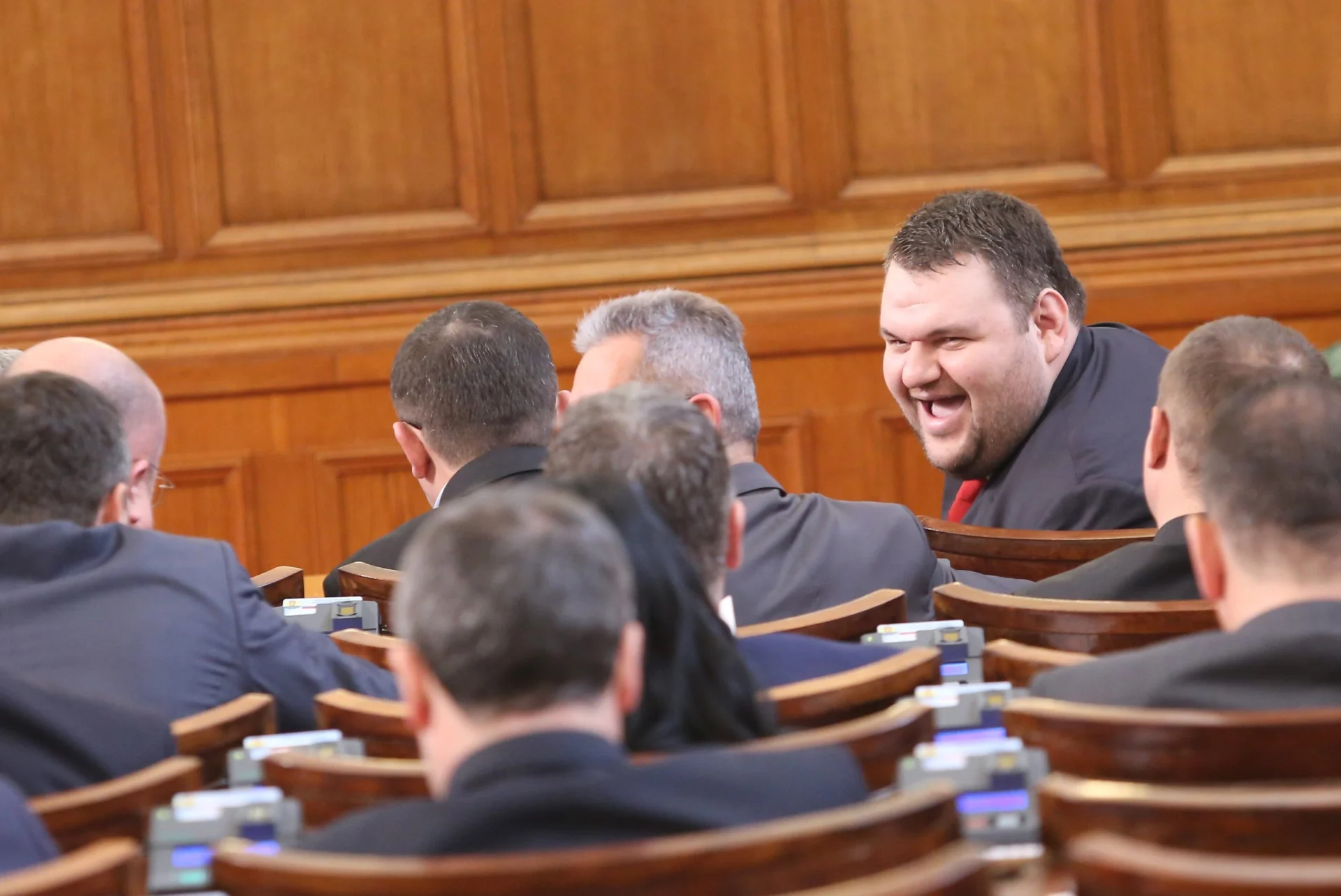 Парламент Делян Пеевски