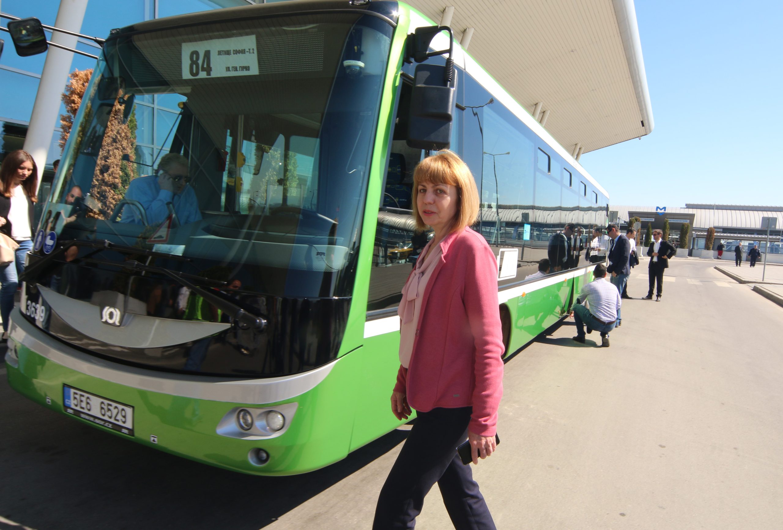 В присъствието на кмета на София Йорданка Фандъкова беше въведен тестово в движение електрически автобус.