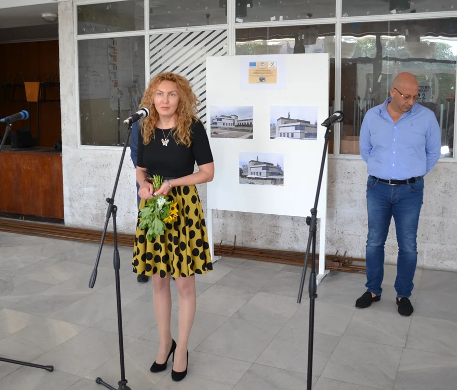 деница николова