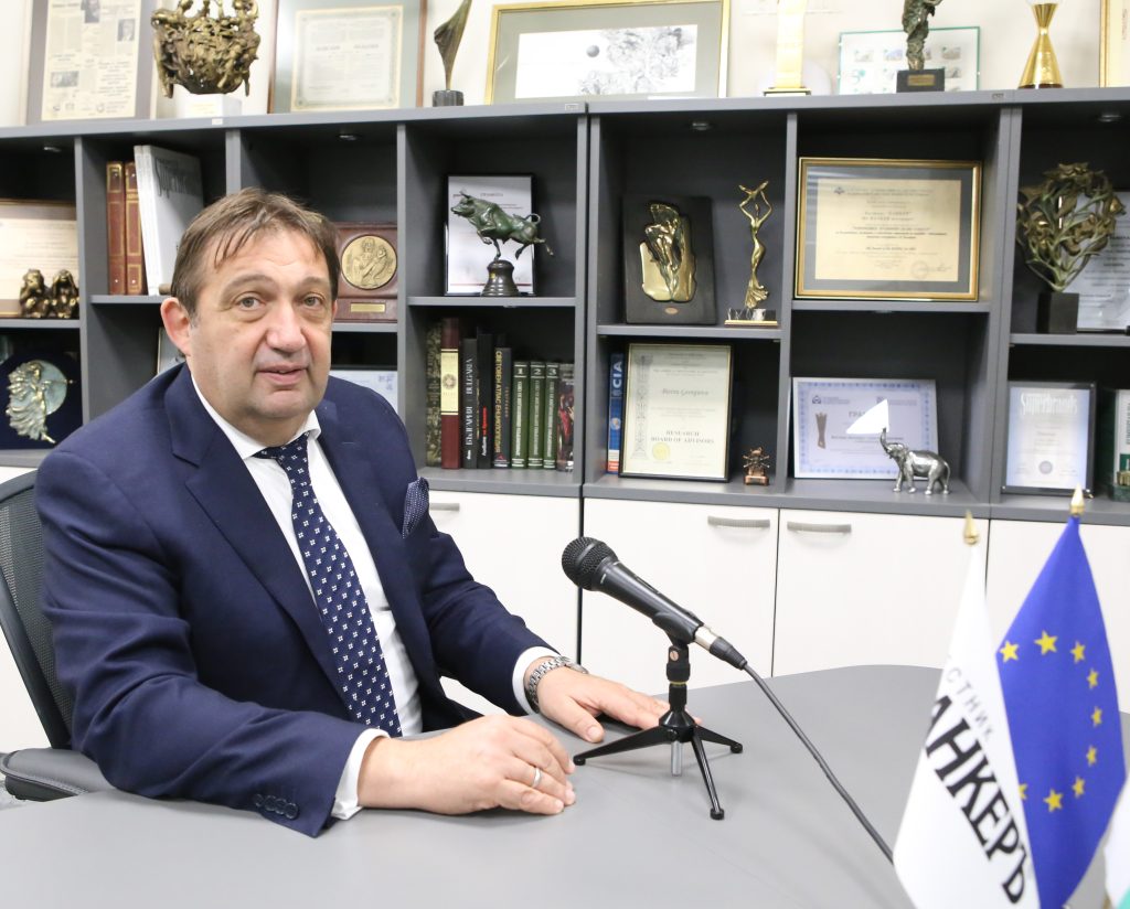„Цъкащите бомби“ у нас станаха страшно много 8 Иван Шишков
